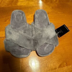 Grey Faux Fur Slippers Fitory size 8 NWT